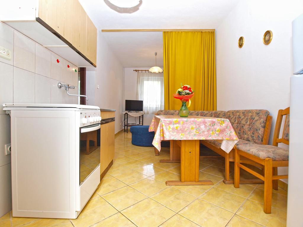 Apartments Branko 1348 Pula Bagian luar foto