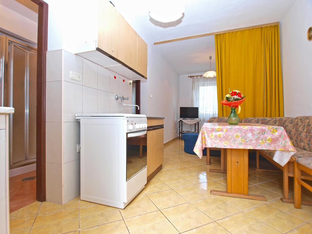 Apartments Branko 1348 Pula Bagian luar foto