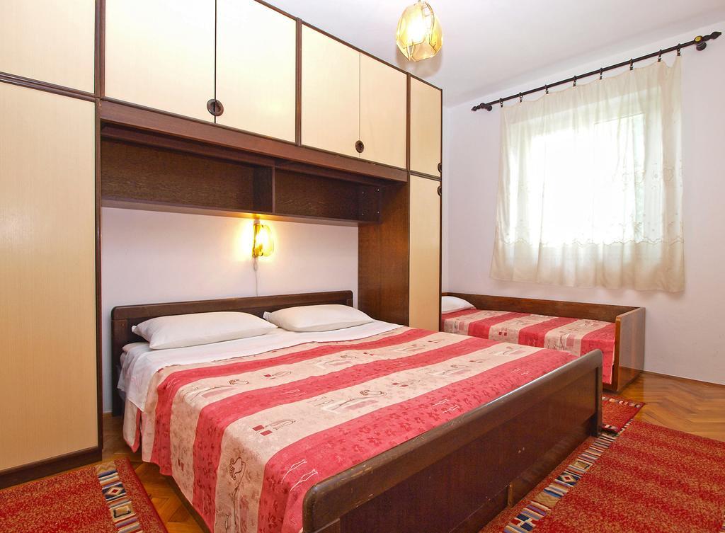 Apartments Branko 1348 Pula Bagian luar foto