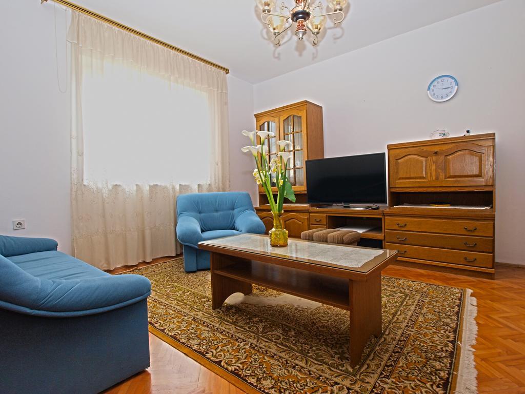 Apartments Branko 1348 Pula Bagian luar foto