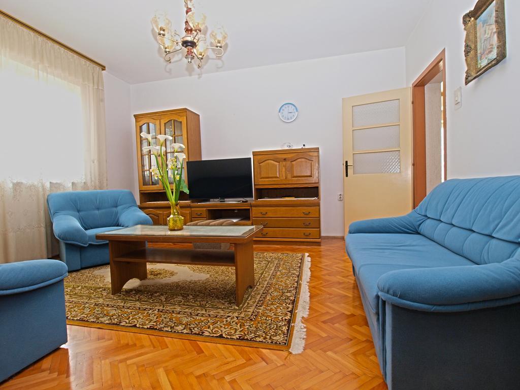 Apartments Branko 1348 Pula Bagian luar foto